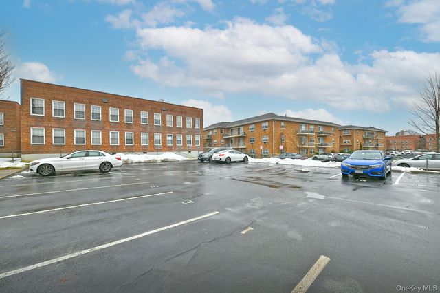 80 Lincoln Avenue A6, Rockville Centre, NY 11750