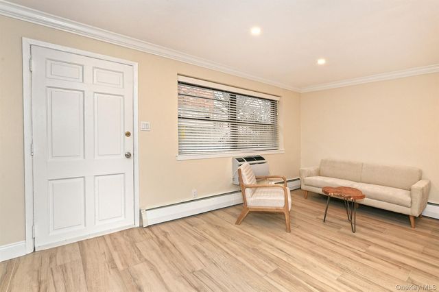 80 Lincoln Avenue A6, Rockville Centre, NY 11750