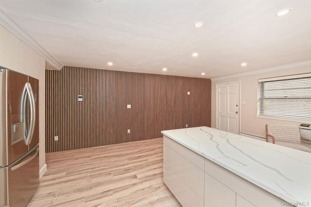 80 Lincoln Avenue A6, Rockville Centre, NY 11750