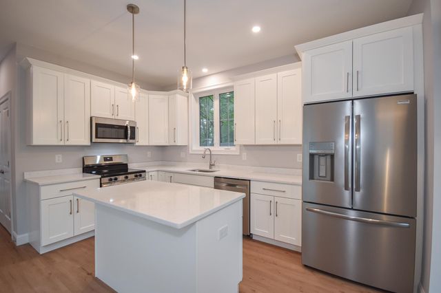 20 Auburn Street, Dover, NH 03820
