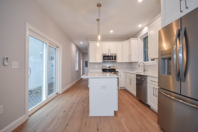 20 Auburn Street, Dover, NH 03820