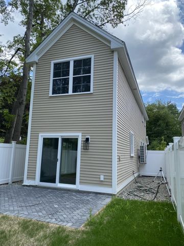 20 Auburn Street, Dover, NH 03820