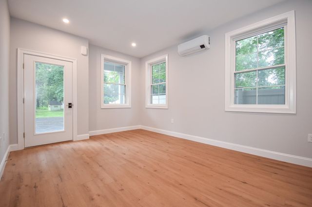 20 Auburn Street, Dover, NH 03820