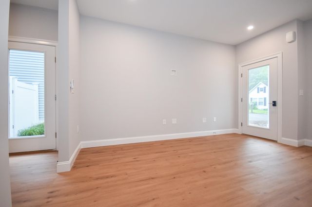 20 Auburn Street, Dover, NH 03820