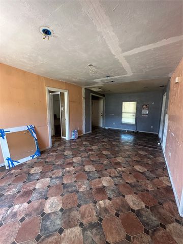 539 Ella Avenue, Dallas, TX 75217