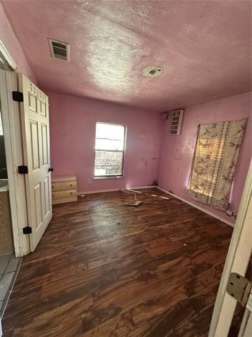 539 Ella Avenue, Dallas, TX 75217