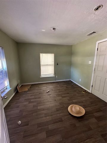 539 Ella Avenue, Dallas, TX 75217