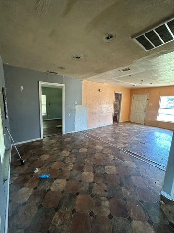 539 Ella Avenue, Dallas, TX 75217