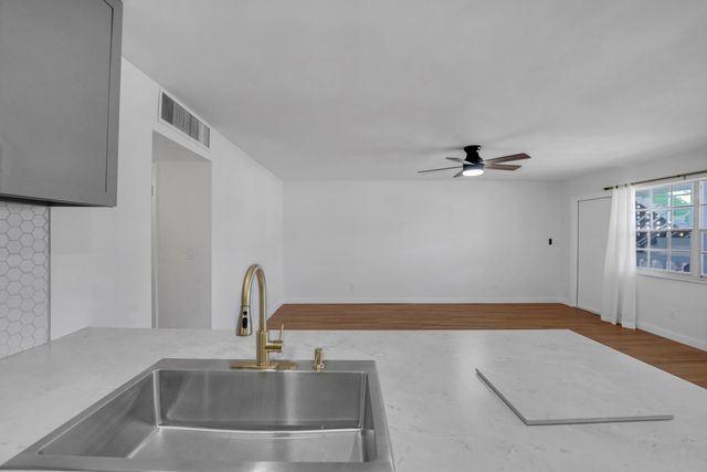 5203 NE 24th Terrace B207, Fort Lauderdale, FL 33308