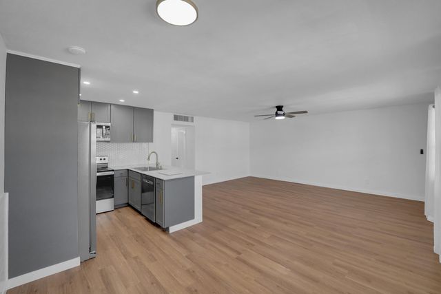 5203 NE 24th Terrace B207, Fort Lauderdale, FL 33308