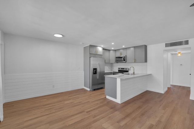 5203 NE 24th Terrace B207, Fort Lauderdale, FL 33308