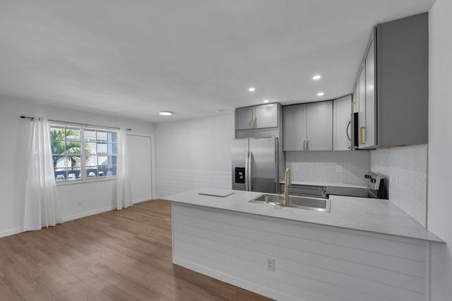 5203 NE 24th Terrace B207, Fort Lauderdale, FL 33308