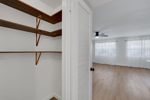 5203 NE 24th Terrace B207, Fort Lauderdale, FL 33308