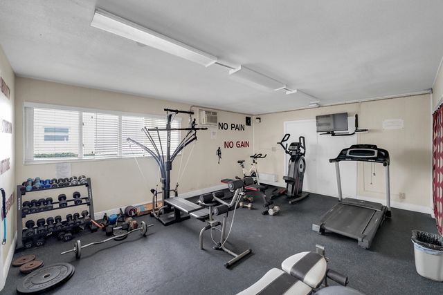 5203 NE 24th Terrace B207, Fort Lauderdale, FL 33308