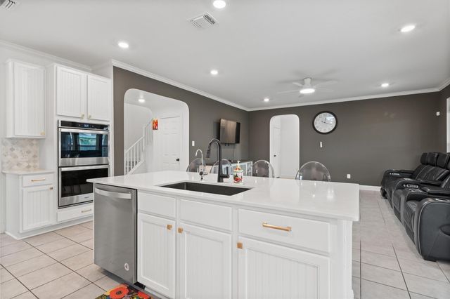 1201 Euless LN, Leander, TX 78641