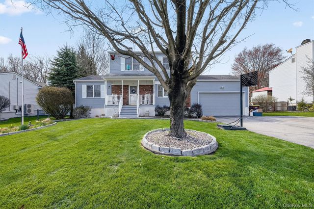16 Carlisle Way, Washingtonville, NY 10992