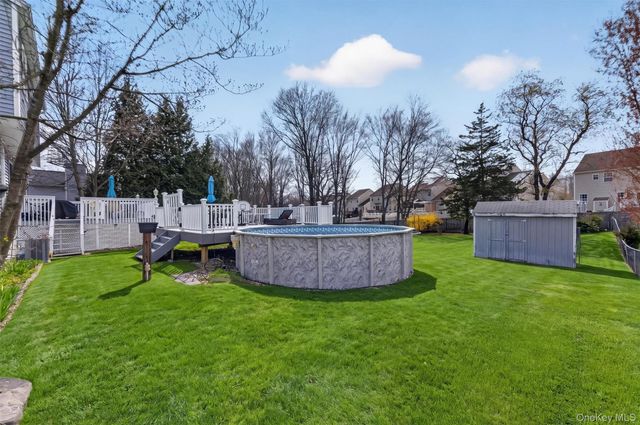 16 Carlisle Way, Washingtonville, NY 10992