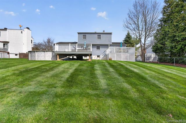 16 Carlisle Way, Washingtonville, NY 10992
