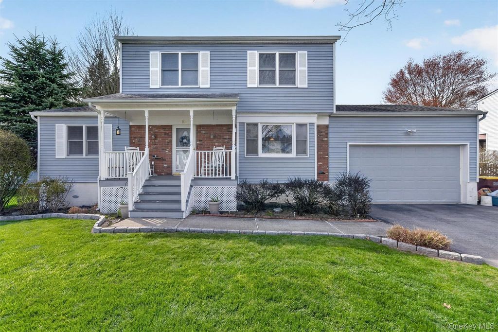 16 Carlisle Way, Washingtonville, NY 10992