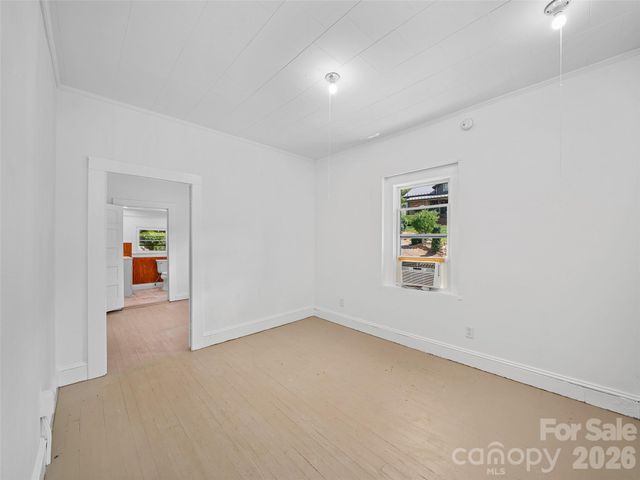 9 Ivy Street, Burnsville, NC 28714