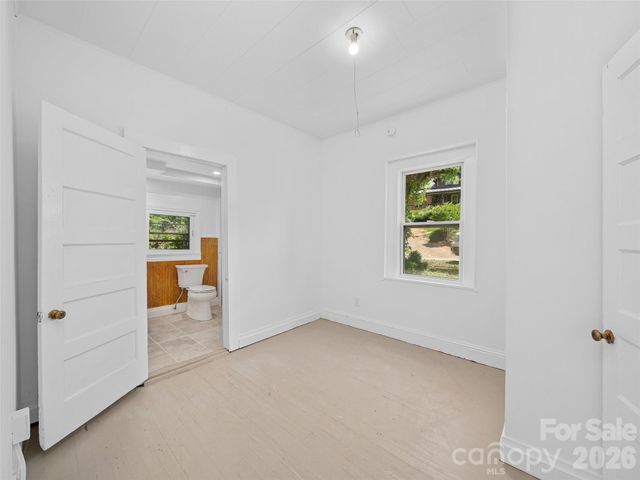 9 Ivy Street, Burnsville, NC 28714