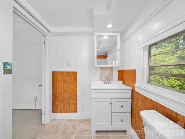 9 Ivy Street, Burnsville, NC 28714