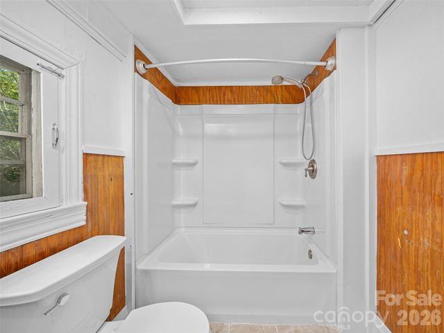 9 Ivy Street, Burnsville, NC 28714