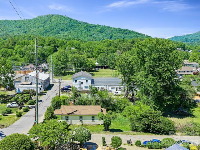 9 Ivy Street, Burnsville, NC 28714