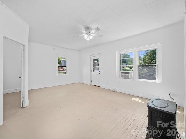 9 Ivy Street, Burnsville, NC 28714