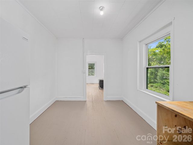 9 Ivy Street, Burnsville, NC 28714