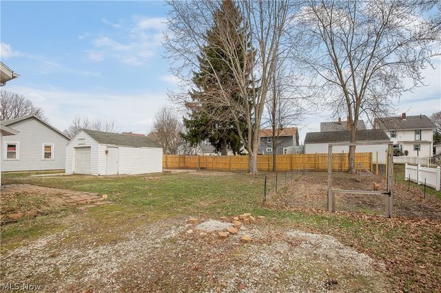 230 Superior Street, Louisville, OH 44641