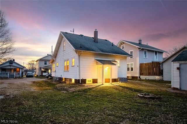 230 Superior Street, Louisville, OH 44641