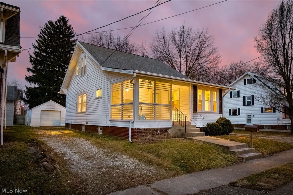 230 Superior Street, Louisville, OH 44641