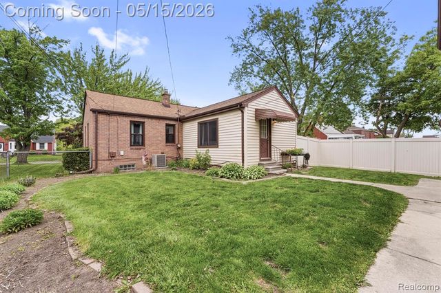 1512 19th Street, Wyandotte, MI 48192
