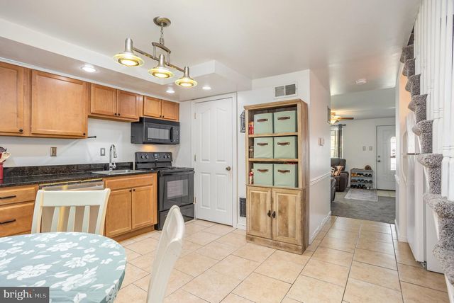 7849 SAINT CLAIRE LN, Baltimore, MD 21222