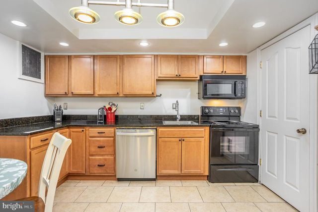 7849 SAINT CLAIRE LN, Baltimore, MD 21222