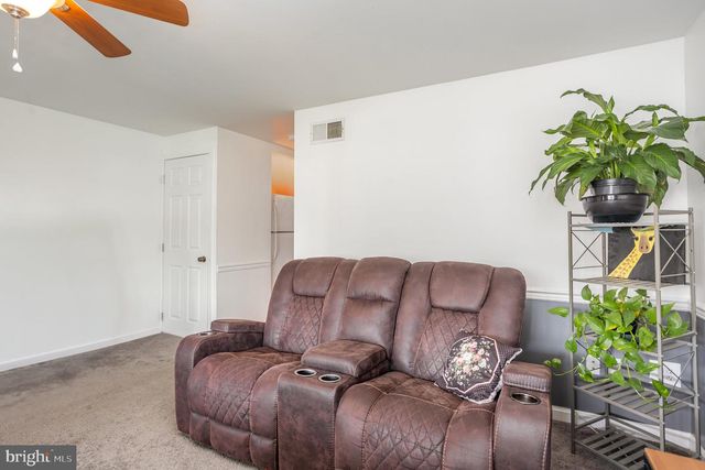 7849 SAINT CLAIRE LN, Baltimore, MD 21222