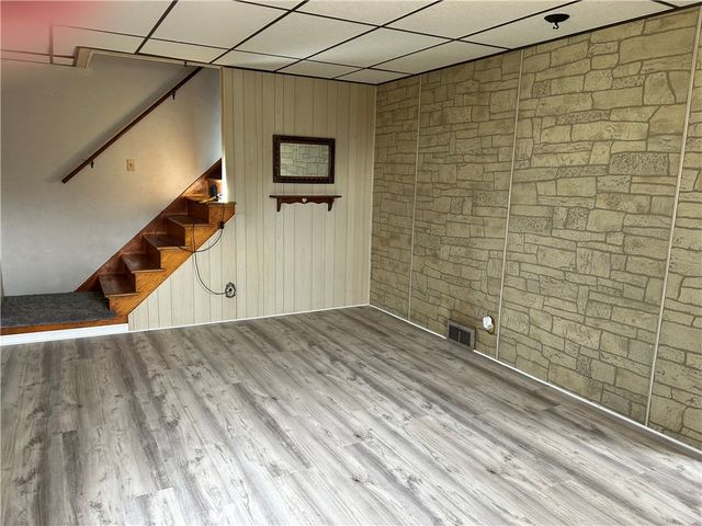 2502 7th St, New Kensington, PA 15068