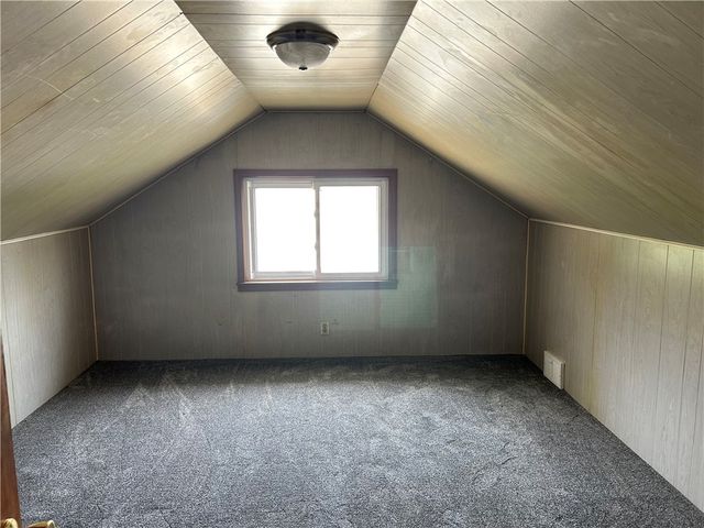 2502 7th St, New Kensington, PA 15068