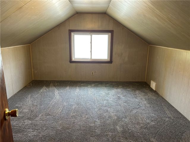 2502 7th St, New Kensington, PA 15068