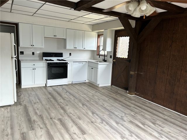 2502 7th St, New Kensington, PA 15068