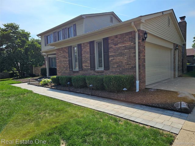 2070 Winchester Road, Rochester Hills, MI 48307