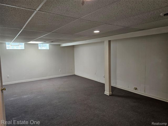 2070 Winchester Road, Rochester Hills, MI 48307