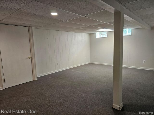 2070 Winchester Road, Rochester Hills, MI 48307