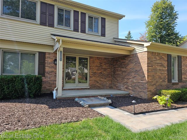 2070 Winchester Road, Rochester Hills, MI 48307