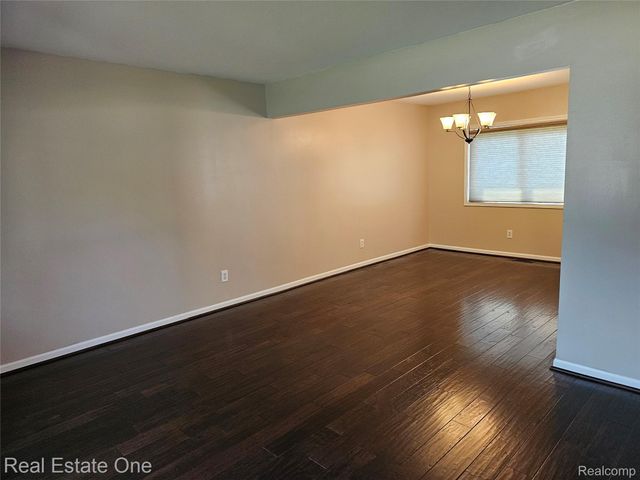 2070 Winchester Road, Rochester Hills, MI 48307