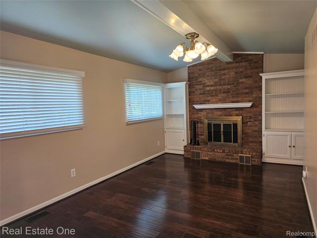 2070 Winchester Road, Rochester Hills, MI 48307