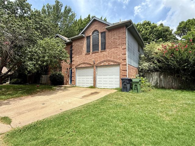 2419 Green Willow Court, Arlington, TX 76001