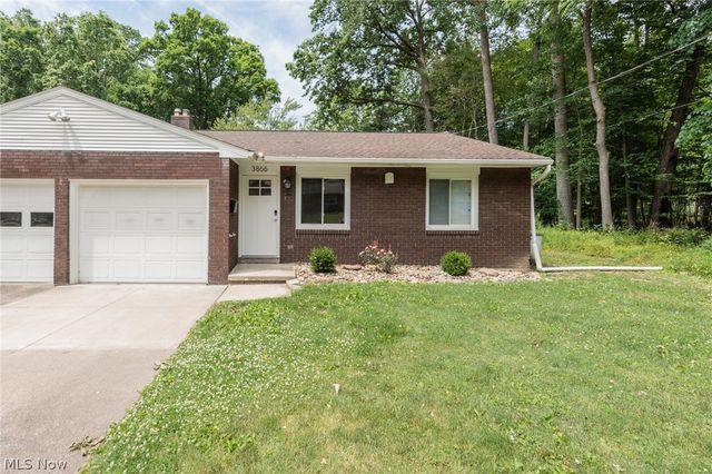 3862 & 3866 Seneca Street, Stow, OH 44224