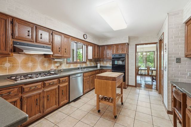 19631 NW Frontage Road, Shorewood, IL 60404